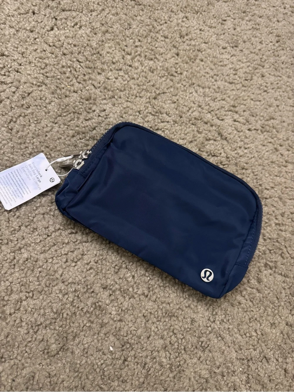 Lululemon belt bag 2 L size